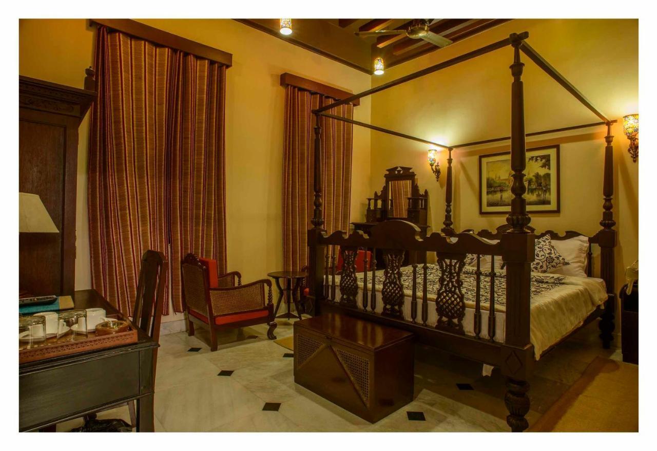 Hotel 233 Park Street Kolkata Phòng bức ảnh